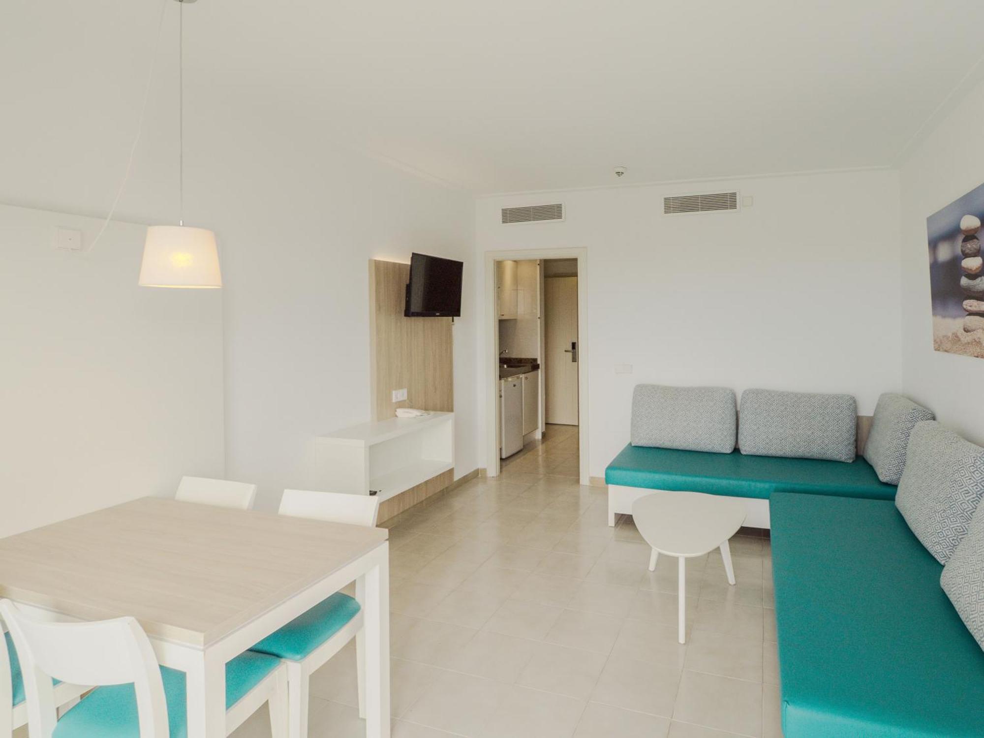 Apartamentos La Santa Maria Кала-Мільор Екстер'єр фото
